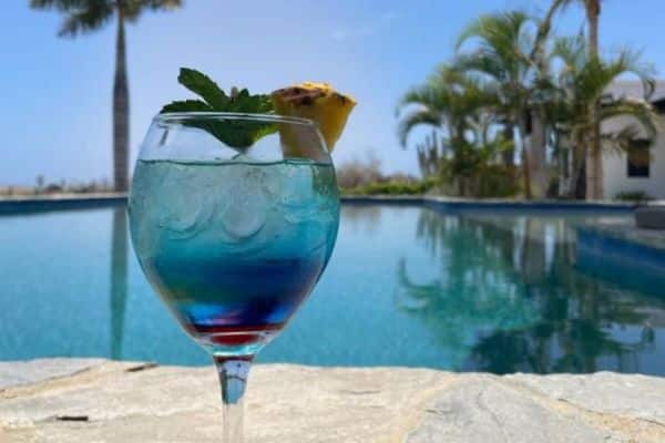 las-palmas-hotel-restaurant-bar